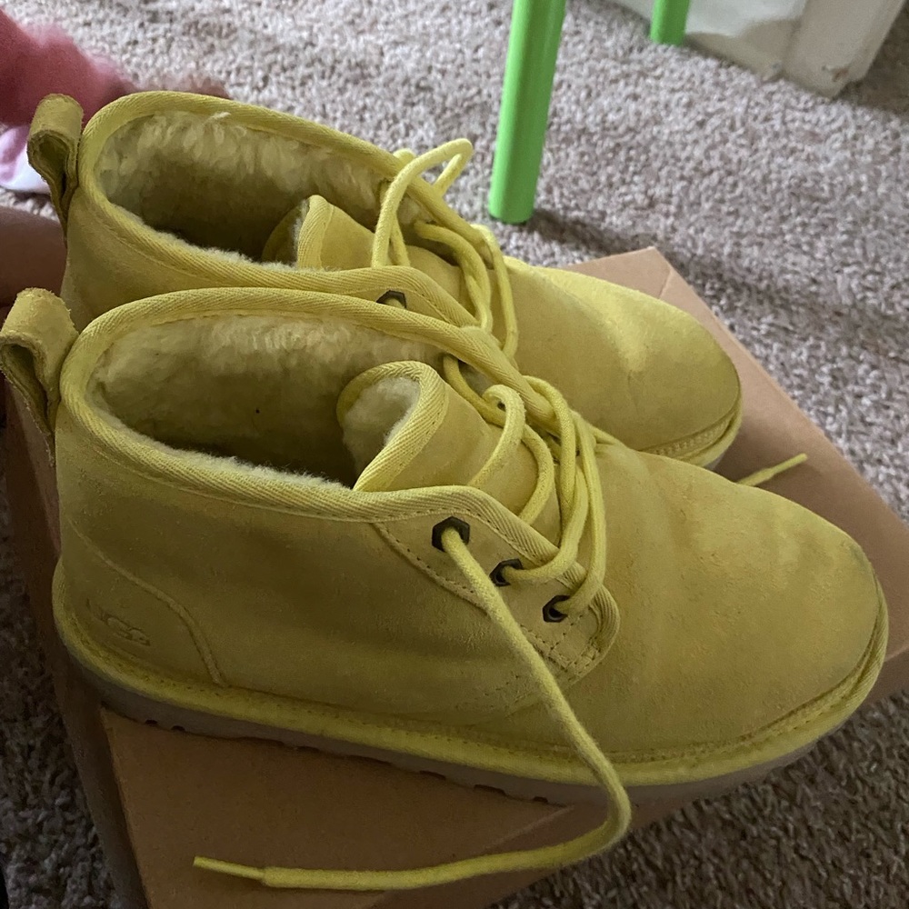 Yellow uggs - Picture 2 of 4